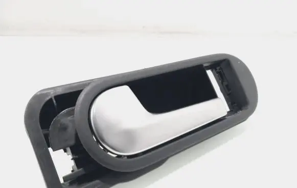 Volkswagen Golf Plus Front door interior handle 5M0837197