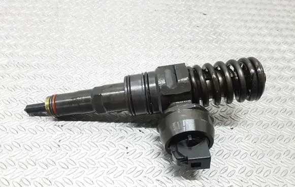 Fuel injector