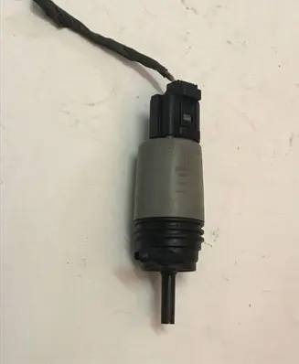 BMW 5 E60 E61 Windscreen/windshield washer pump 6934159 23557610