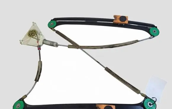 Audi A3 S3 8P Front door window regulator with motor E006060001B