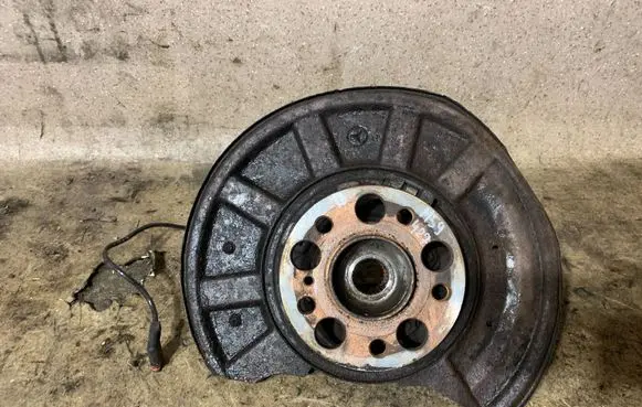 Mercedes-Benz CLS C218 X218 Rear wheel hub 