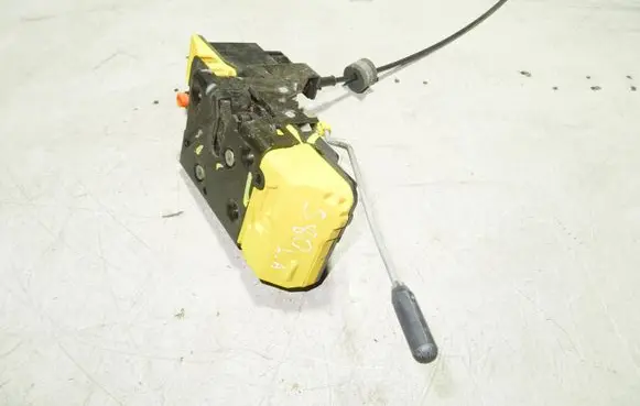 Volvo S80 Rear door lock 8626968