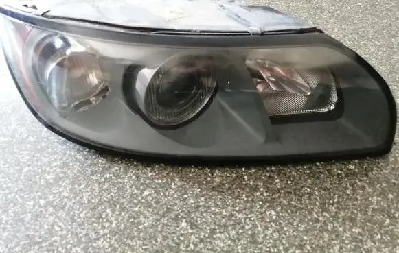 Volvo V50 Headlight/headlamp 30698886