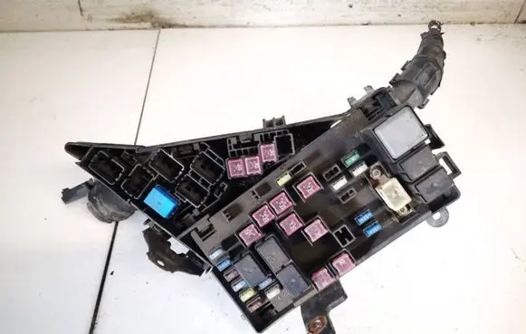 Subaru B9 Tribeca Fuse box set mb100200b