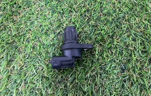 Mercedes-Benz B W245 Camshaft position sensor A0041539628