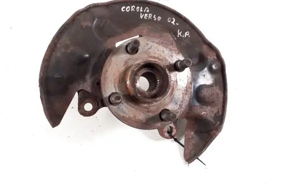 Toyota Corolla Verso E121 Front wheel hub