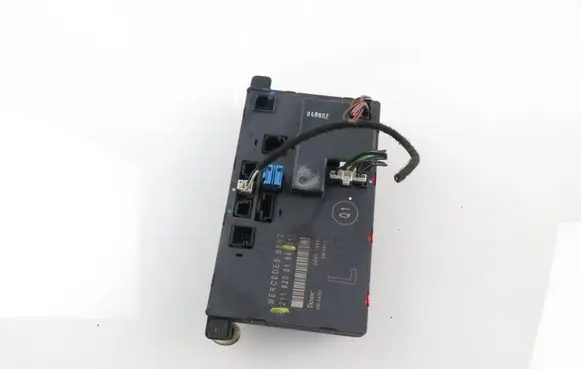 Mercedes-Benz E AMG W211 Door control unit/module 2118208185