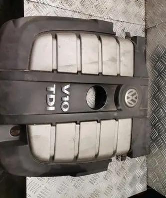 Volkswagen Touareg I Engine hood trim 
