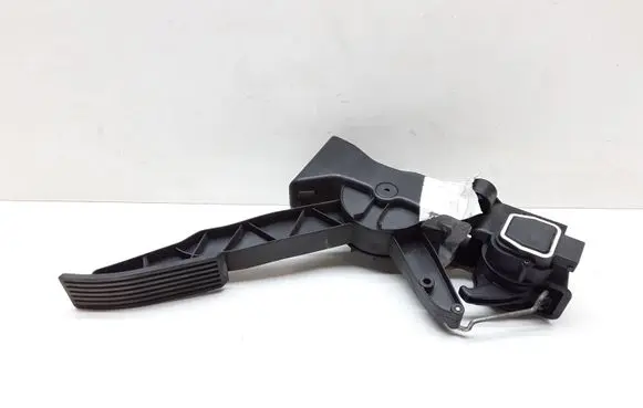 Mercedes-Benz A W169 Accelerator throttle pedal A1693000304