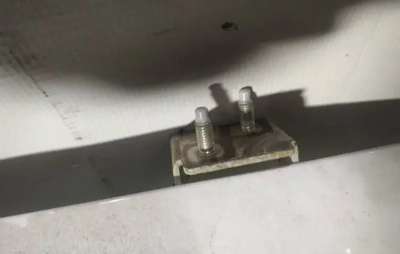 Ford Focus Tailgate/trunk/boot hinge