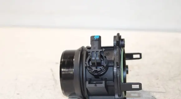 BMW 5 G30 G31 G38 Mass air flow meter 8590724