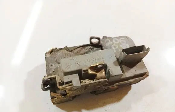 Peugeot 206 Front door lock 