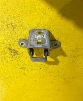Opel Meriva B Front door lower hinge 118KM
