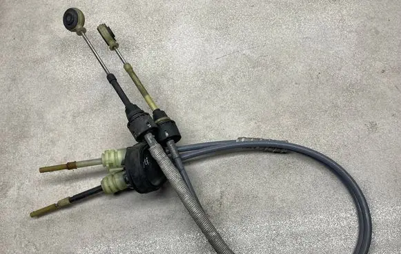 Gear shift cable linkage