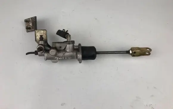 Subaru Impreza II Clutch master cylinder