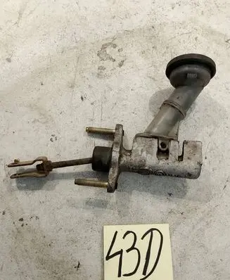 Toyota Starlet (P90) V Clutch slave cylinder 3141012341