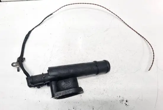 Audi A6 S6 C5 4B Engine coolant pipe/hose 038121132G
