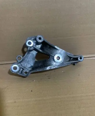 Peugeot 308 A/C compressor mount bracket 758078180