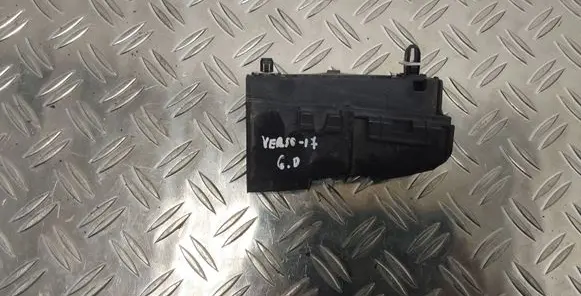 Toyota Verso Rear bumper mounting bracket 525620F020