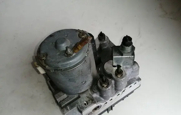 Mercedes-Benz S W140 ABS Pump 0265217003 0024319612