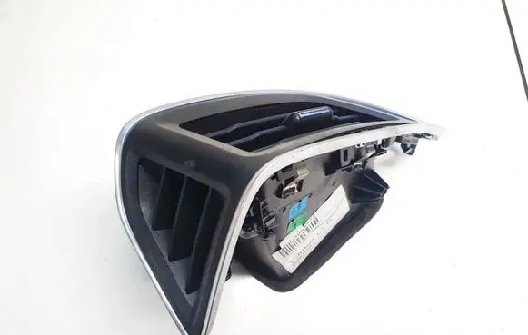 Ford Focus Dash center air vent grill bm51018b08