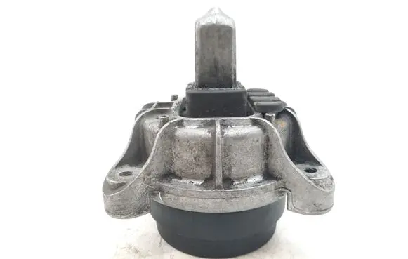 BMW 6 F12 F13 Engine mount bracket 6777365