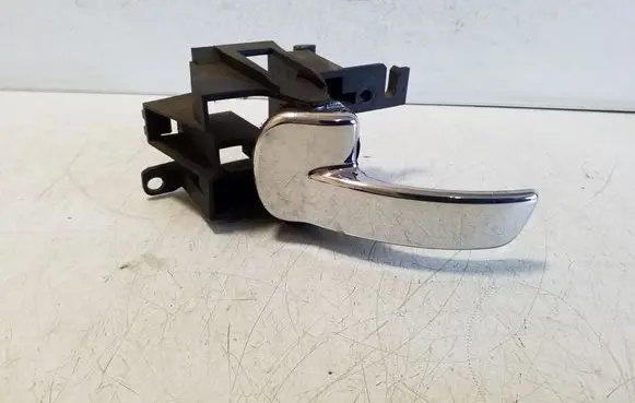 Nissan Pathfinder R51 Front door interior handle
