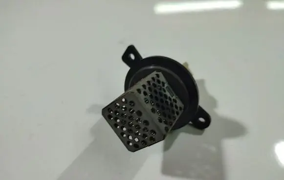 Heater blower motor/fan resistor