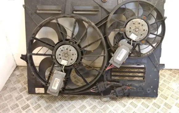 Volkswagen Touareg I Radiator cooling fan shroud 7L0121203F 0130303922