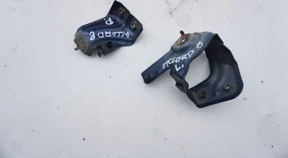 Honda Accord Fender mounting bracket