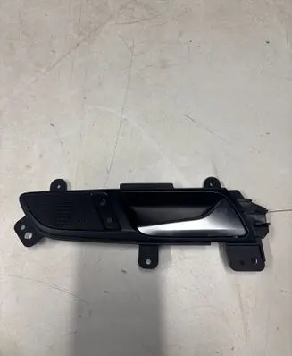 Volkswagen PASSAT B7 Front door interior handle PA6GF15 561839114