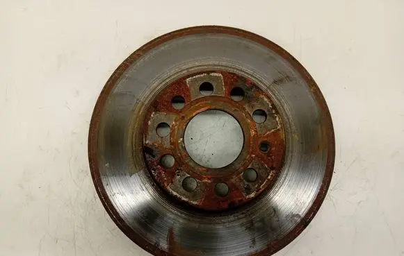 Volkswagen Golf V Front brake disc 