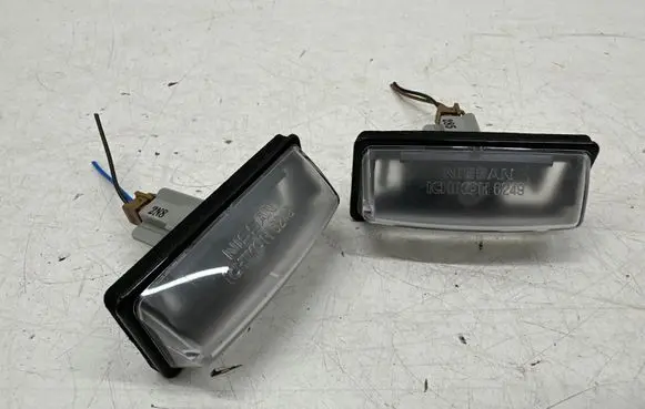 Nissan Leaf II (ZE1) Number plate light