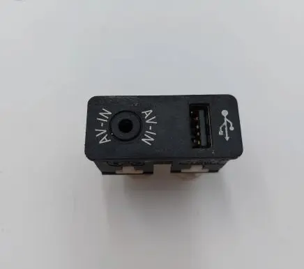 Mini Cooper Countryman R60 USB socket connector 84109229242
