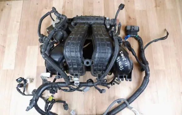 Mitsubishi Outlander Intake manifold 1540A095