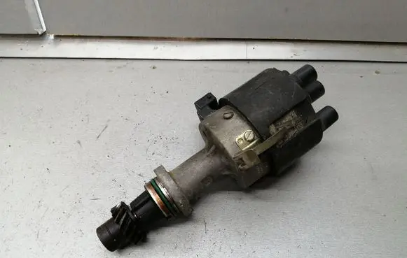 Volkswagen Golf II Spark distributor 050905205A 2525761A