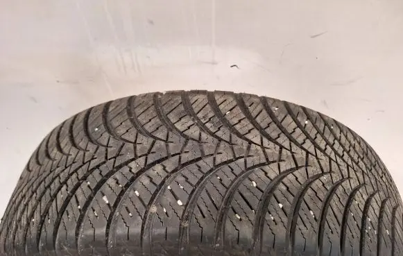 Renault Clio IV R16 summer tire 
