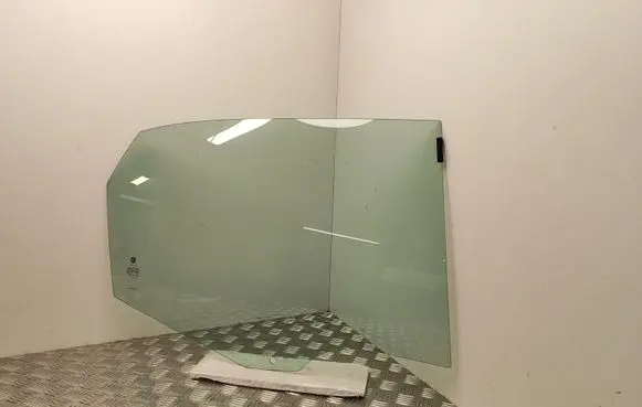 Fiat 500L Rear door window glass 43R00048