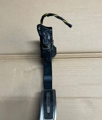 Audi A5 Accelerator throttle pedal 8W1723523A