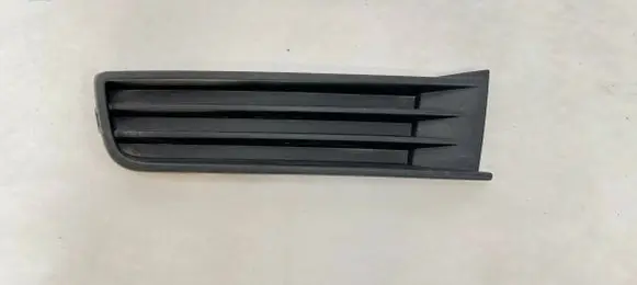 Volkswagen Touran III Front bumper lower grill 5TA853665