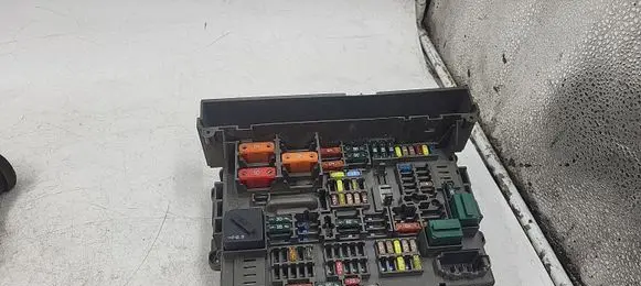 BMW 3 E90 E91 Fuse module 