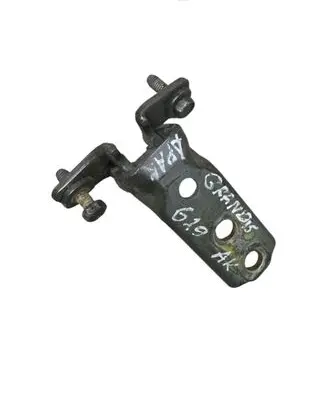 Mitsubishi Grandis Rear door lower hinge