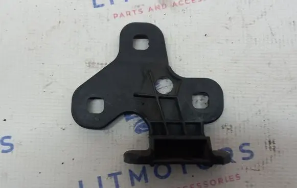 BMW 7 E38 Front bumper mounting bracket 511182305141