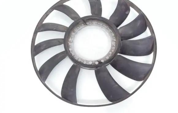 Volkswagen PASSAT B5 Fan impeller 058121301B