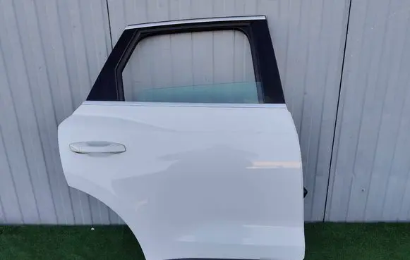 Audi Q3 F3 Rear door 