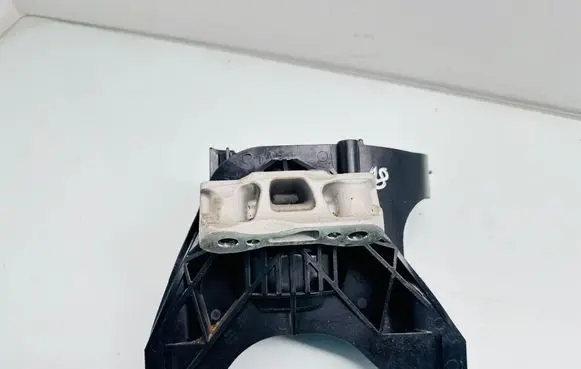Citroen C5 Aircross Engine mount bracket 9820499380