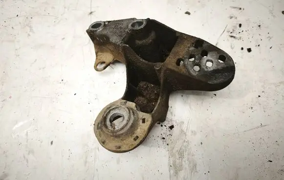 Audi A4 S4 B5 8D Engine mounting bracket 4B0199351B