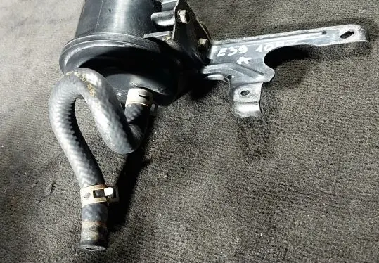 Mazda 323 F Vacuum air tank 