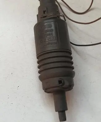 Audi A4 S4 B5 8D Windscreen/windshield washer pump 4A0955651