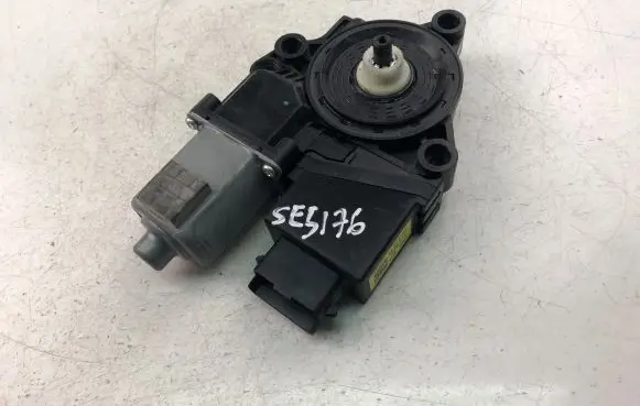 KIA Optima Front door window regulator motor 83460D4000
